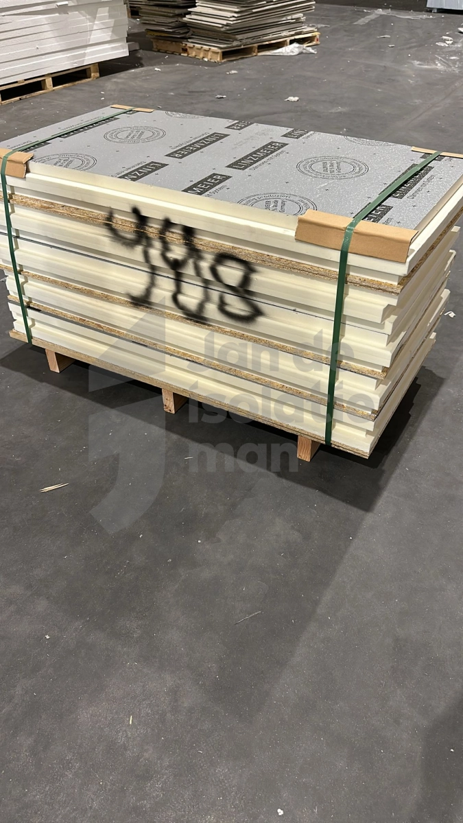 Outletpartij 998 B-keus PIR + OSB 1200x600x100+9mm Rd:4.54 (=3,60 m²)